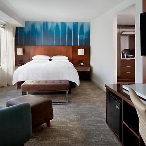 Guest room 1 Queen